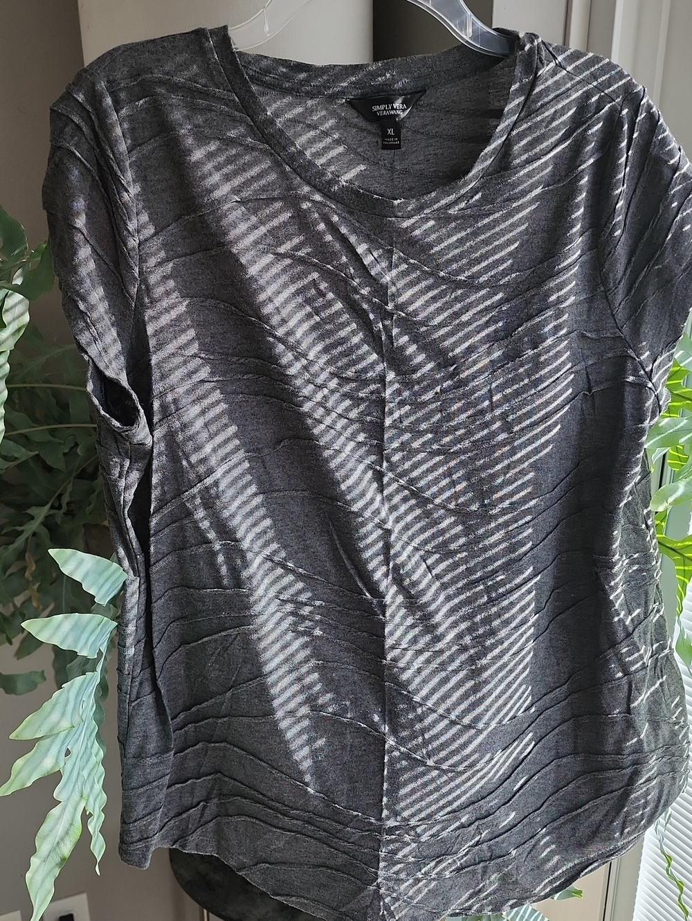 Simply Vera Vera Wang Charcoal Black Short Sleeve Tee